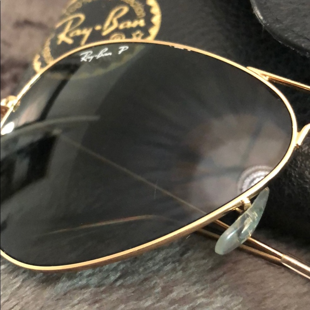 Black and gold Ray Ban aviators Polarized - Picture 2 of 5